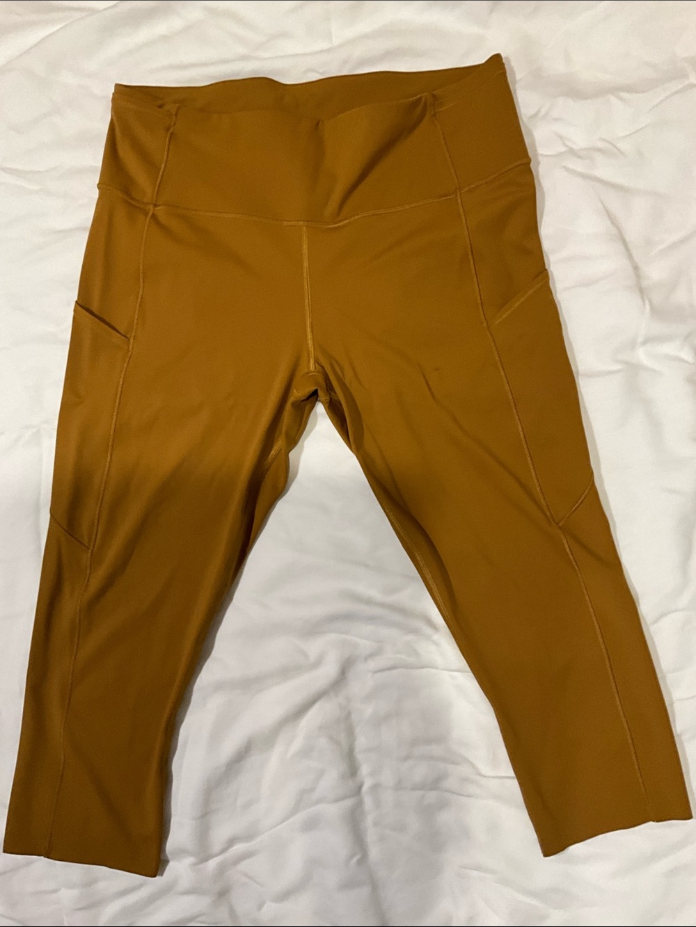 🧘♀️ Lululemon High-Rise Cropped Leggings with Side Pockets 🧘♀️